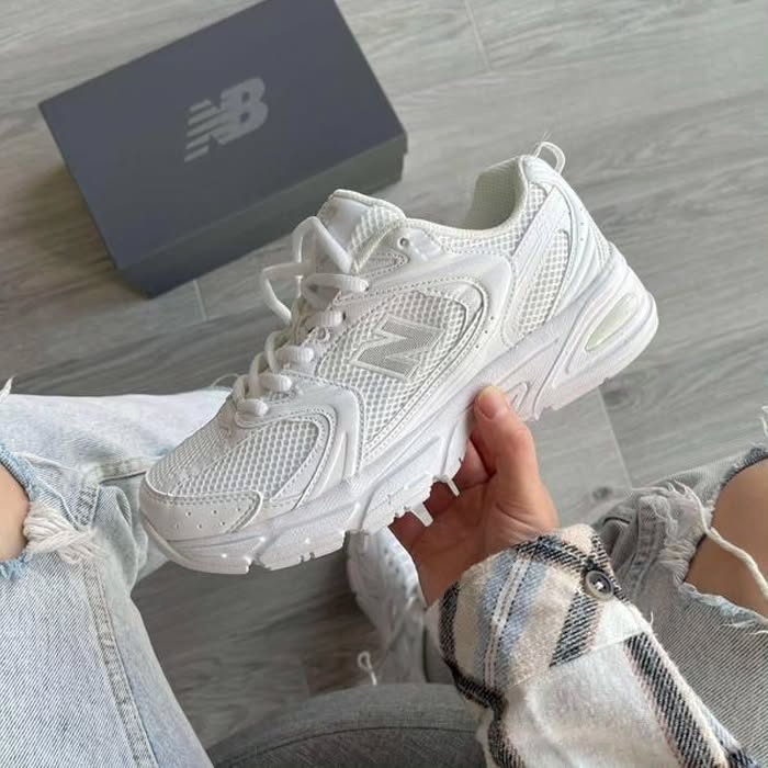 کتونی نیوبالانس 530 تمام سفید – سبک، شیک و مناسب استایل روزمره