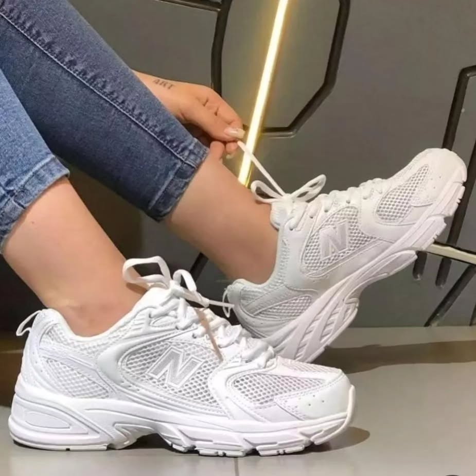 کتونی نیوبالانس 530 تمام سفید – سبک، شیک و مناسب استایل روزمره
