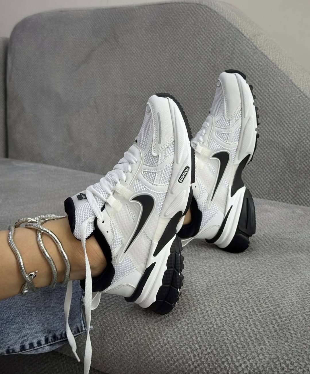 کتونی نایک V2K – سبک، مدرن و مناسب استایل روزمره