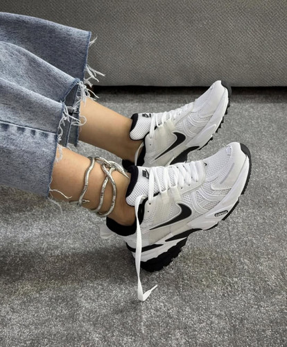 کتونی نایک V2K – سبک، مدرن و مناسب استایل روزمره