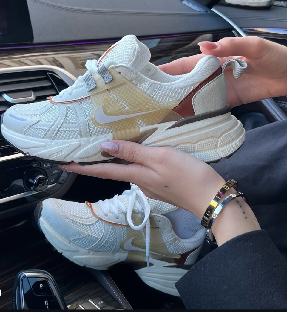 کتونی نایک V2K مدل ترند 2024 – شیک، نرم و فوق‌العاده سبک