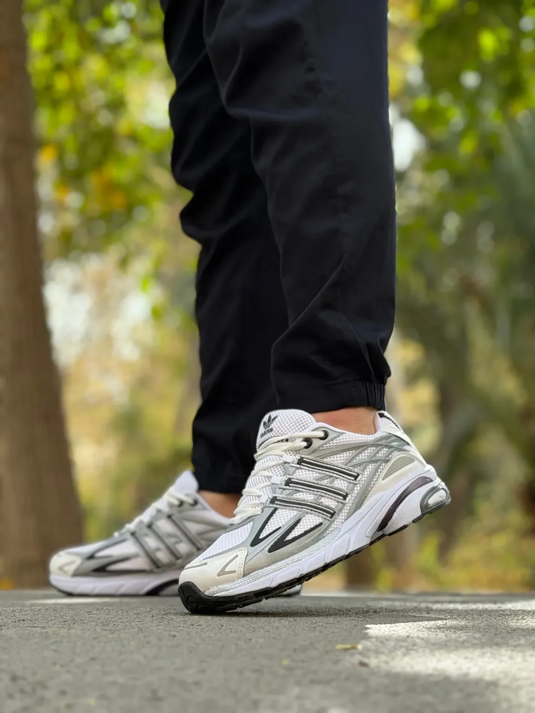 کتونی مردانه آدیداس آدیستار طوسی