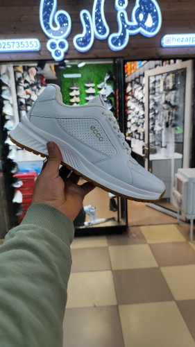 کتونی چرمی سفید با زیره پیو ضد آب